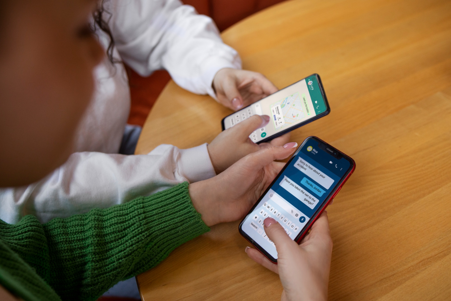 Chatbot WhatsApp: Comparativ între Flux, IA și Soluția Hibridă
